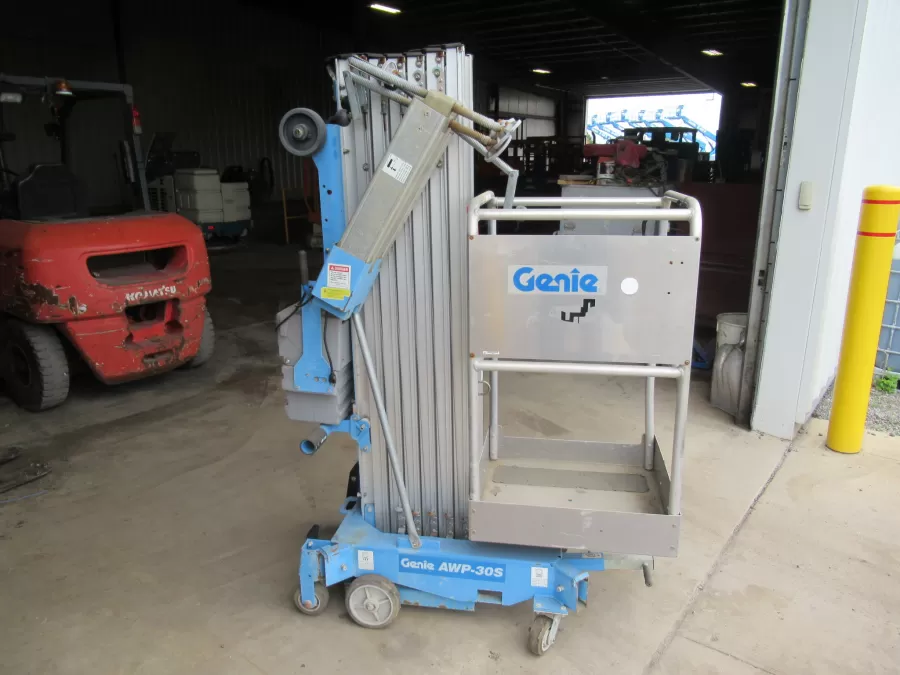 Genie AWP-30S Vertical Mast Lift-S #10982 - view 4