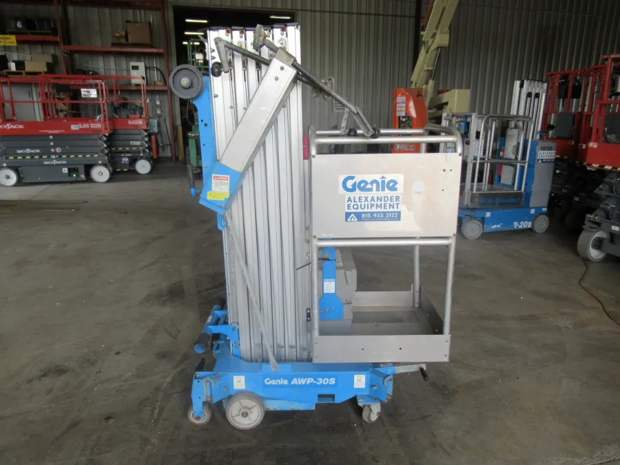 Genie IWP 30 – Equipment Rental – Forklifts and Manlift Rentals