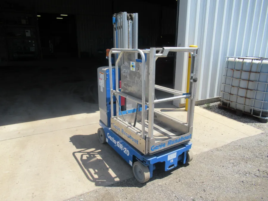 Genie GR-20 Vertical Mast Lift-S #10689 - view 2