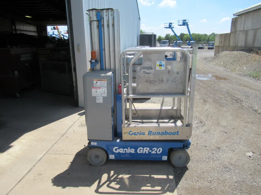 Genie GR-20 Vertical Mast Lift-S #10689 - view 3