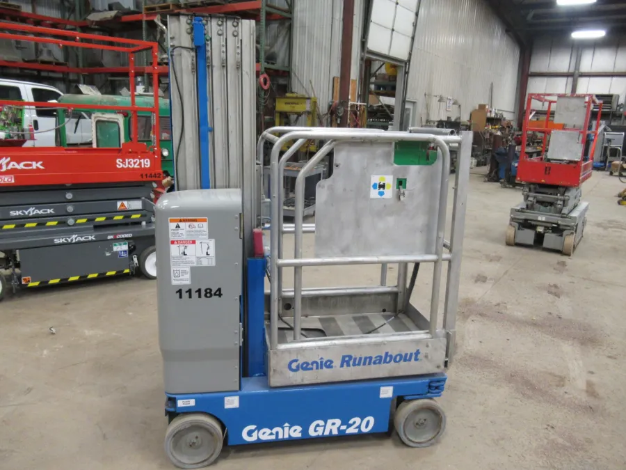 Genie GR-20 Vertical Mast Lift #11184 - view 3