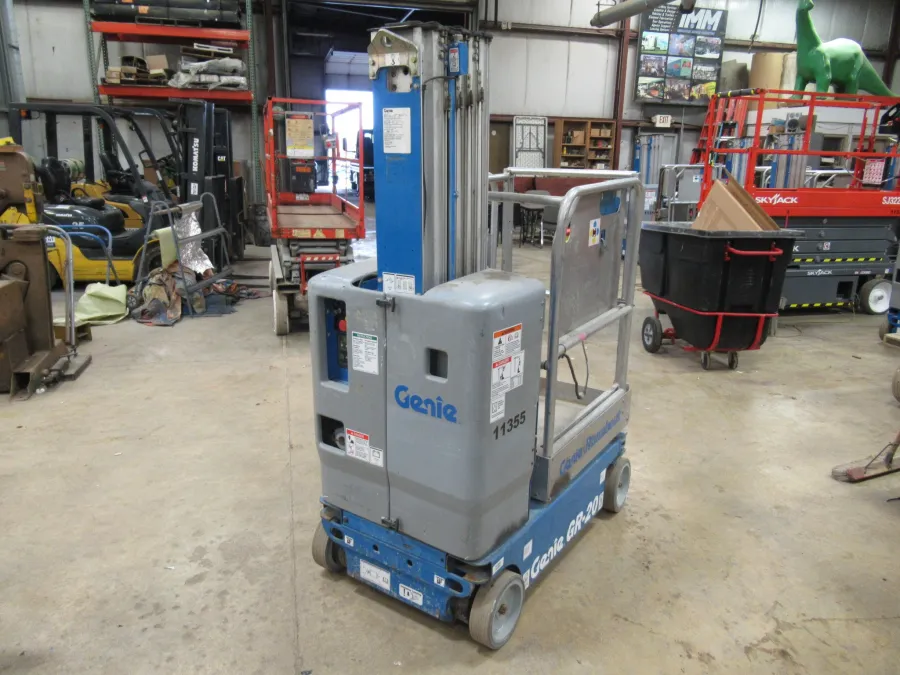 Genie GR-20 Vertical Mast Lift-S #11355 - view 2