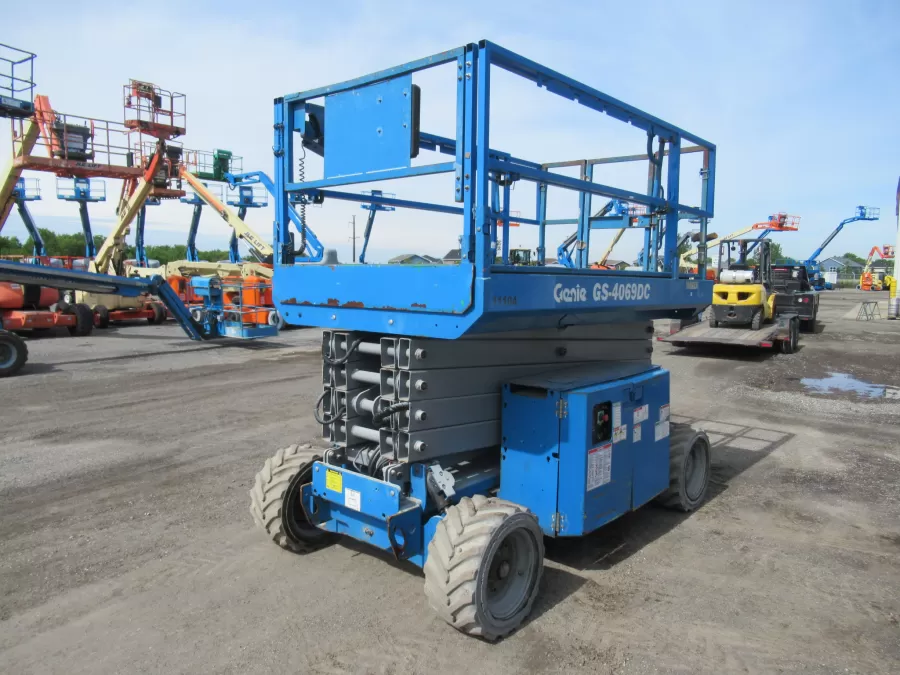 Genie GS-4069DC  Scissor Lift #11104 - view 1