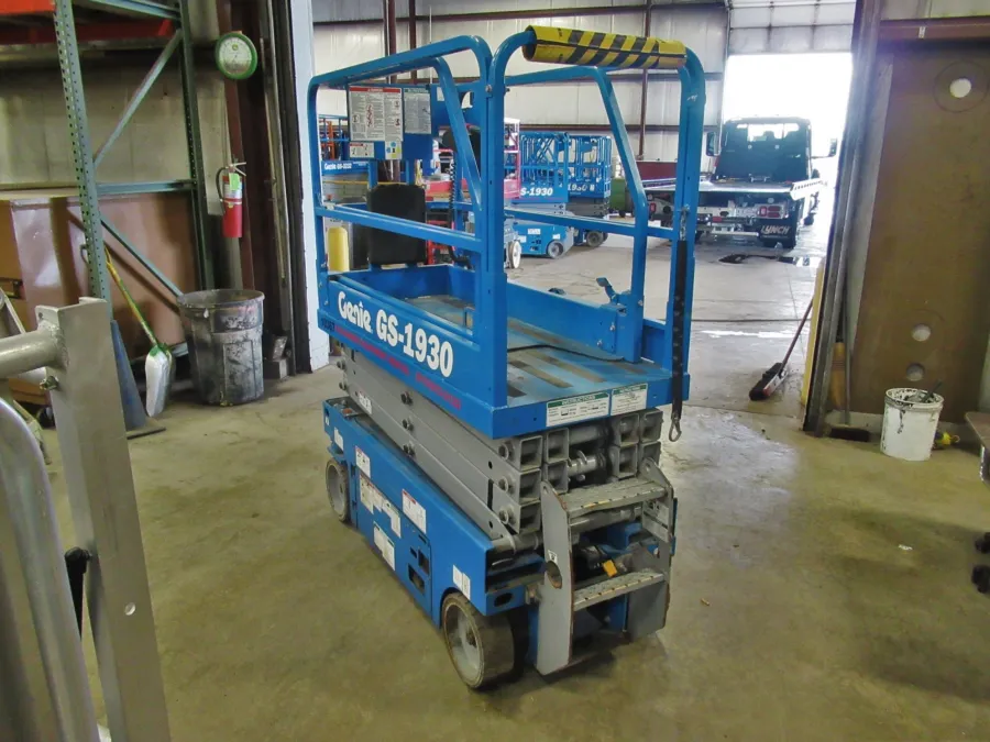 Genie GS-1930 Scissor Lift-S #10367 - view 2