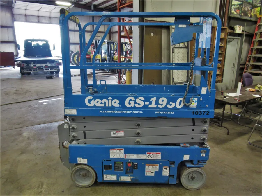 Genie GS-1930 Scissor Lift-S #10372 - view 3