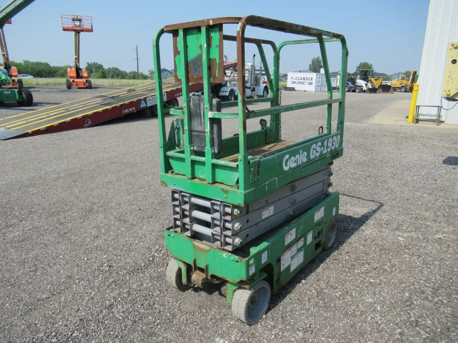 Genie GS1930 Scissor Lift #11432 - view 2