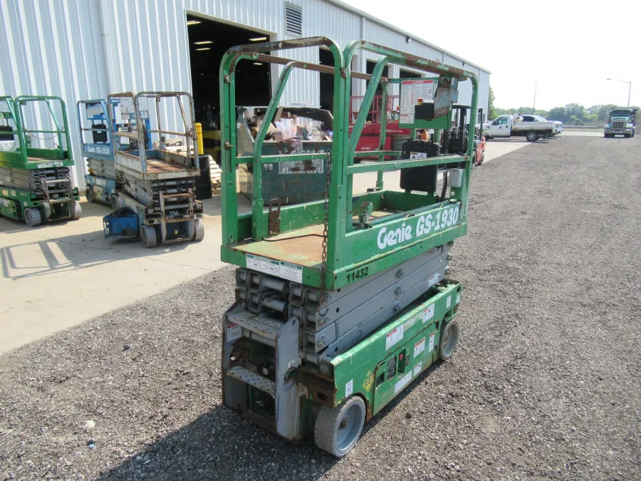 Genie GS1930 Scissor Lift #11432 - view 4