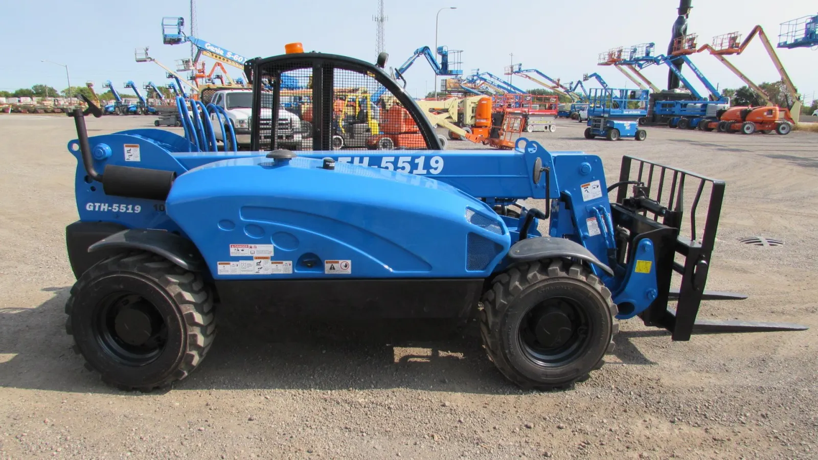Genie GTH-5519 Reach Forklift - Telehandler #10992 - view 4