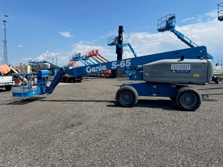 Genie S-65 Boom Lift #10896 - view 4