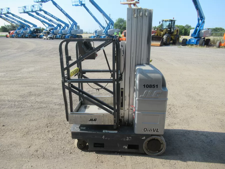 JLG 20MVL Vertical Mast Lift #10851 - view 2