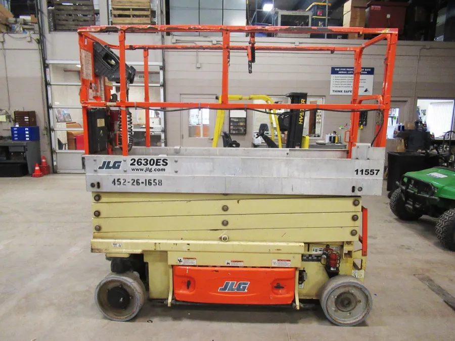 JLG 2630ES Scissor Lift #11557 - view 1