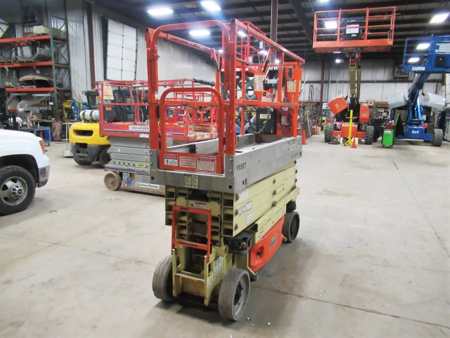 JLG 2630ES Scissor Lift #11557 - view 3
