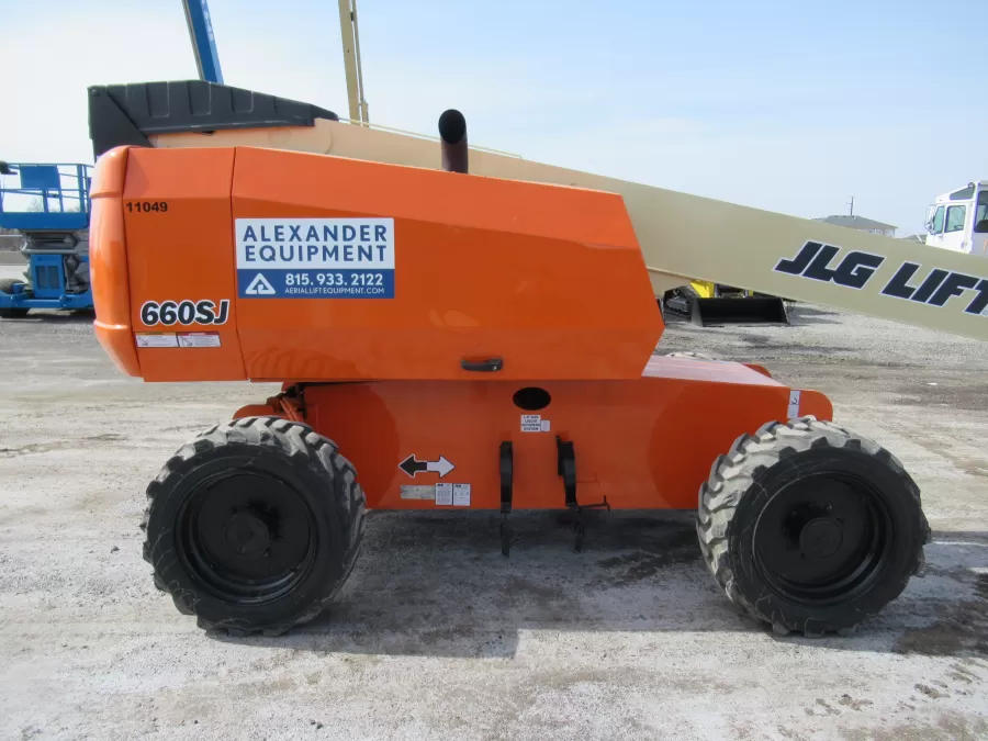 JLG 660SJ Boom Lift-S #11049 - view 2