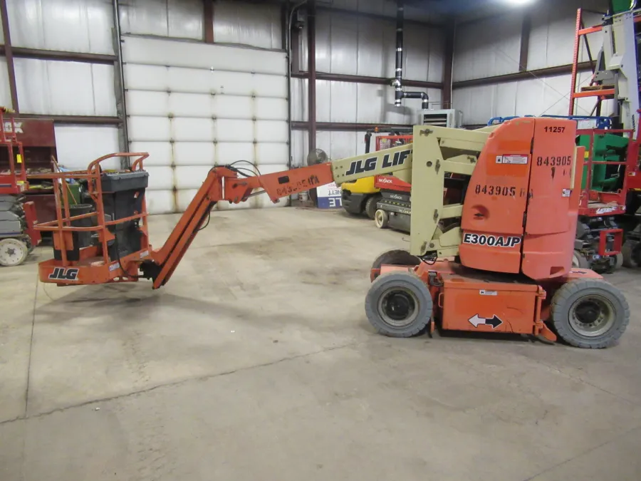 JLG E300AJP Boom Lift #11257 - view 4