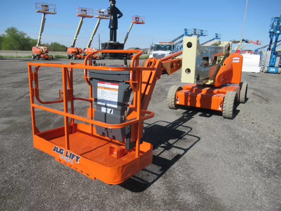 JLG E450AJ Boom Lift-S #11105 - view 3