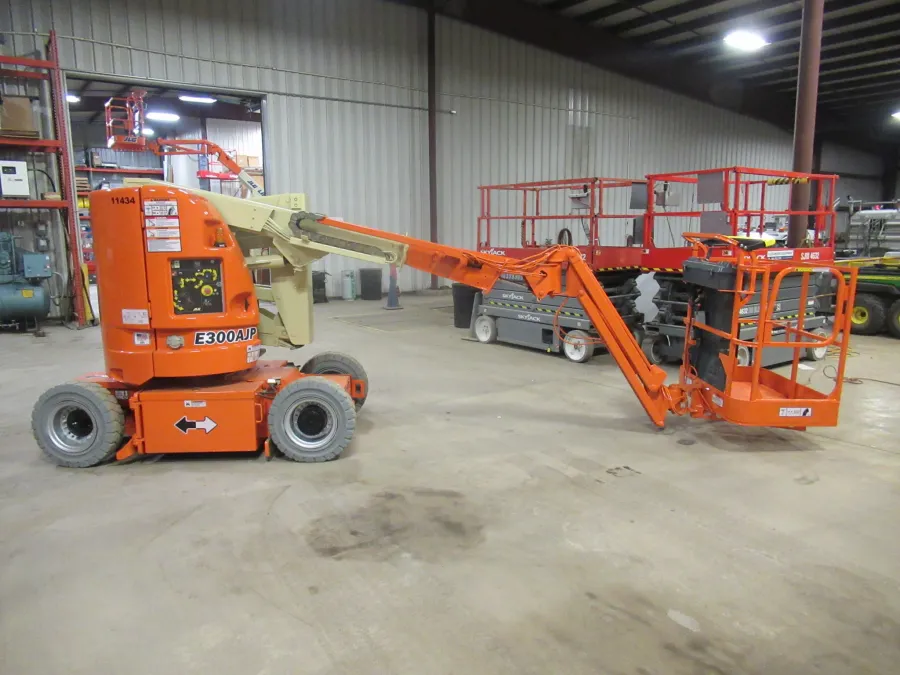 JLG E300AJP Boom Lift #11434 - view 1