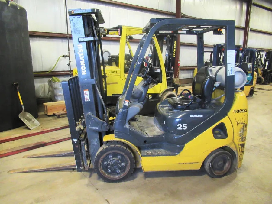 Komatsu FG25ST-16 Forklift #10092 - view 3