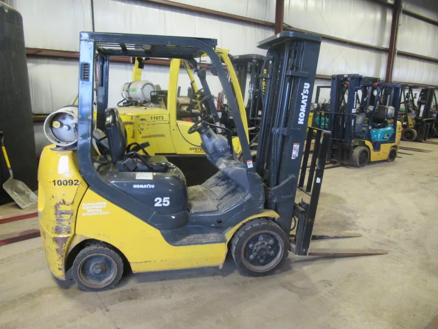 Komatsu FG25ST-16 Forklift #10092 - view 1