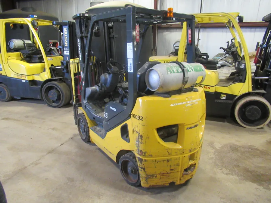 Komatsu FG25ST-16 Forklift #10092 - view 4