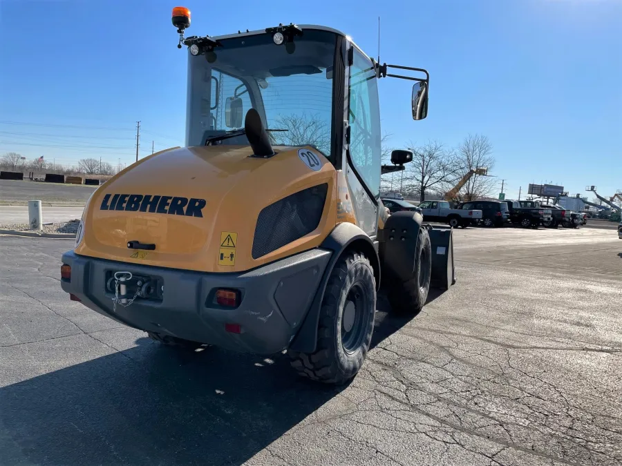 Liebherr L506C Wheel Loader #11280 - view 4