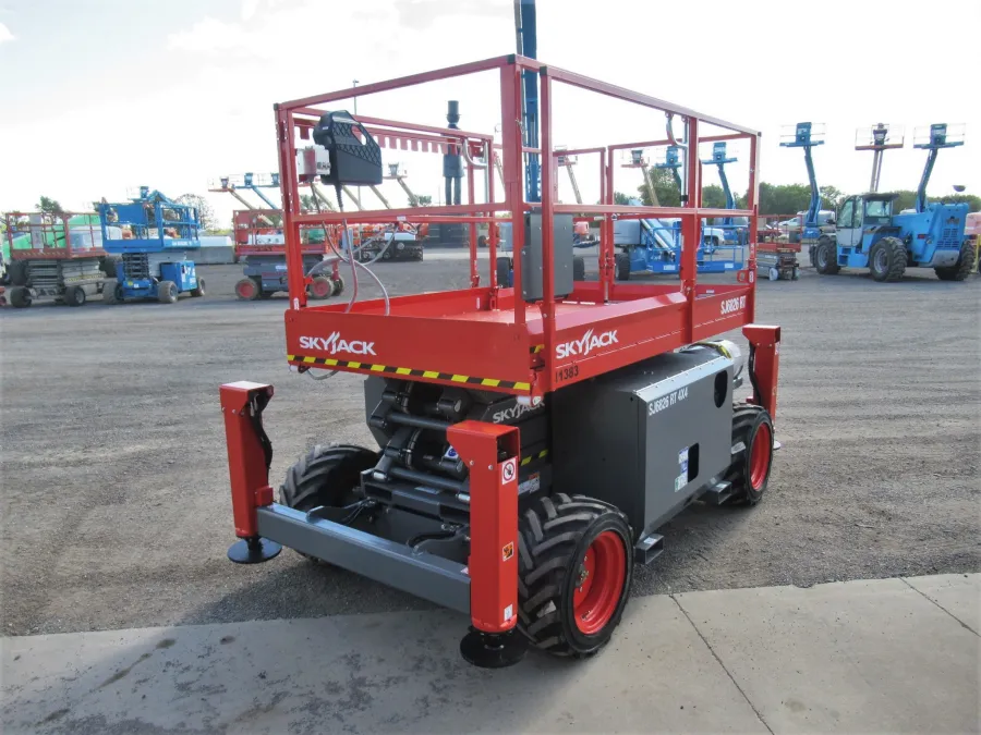 Skyjack SJ6826RT Scissor Lift-S #11383 - view 4