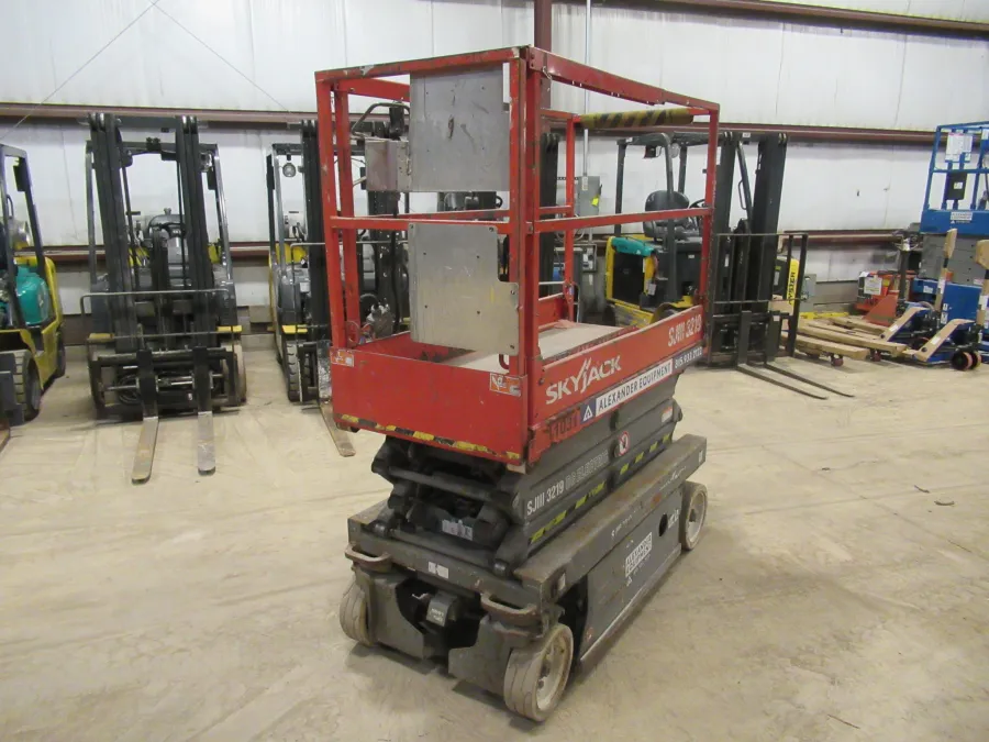 Skyjack SJIII 3219 Scissor Lift-S #11031 - view 2
