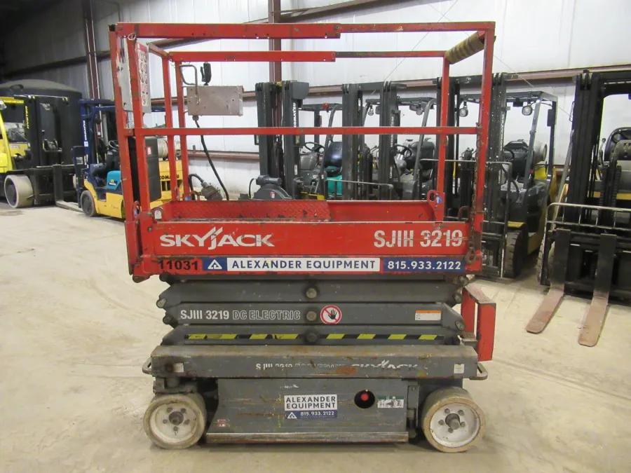 Skyjack SJIII 3219 Scissor Lift-S #11031 - view 4