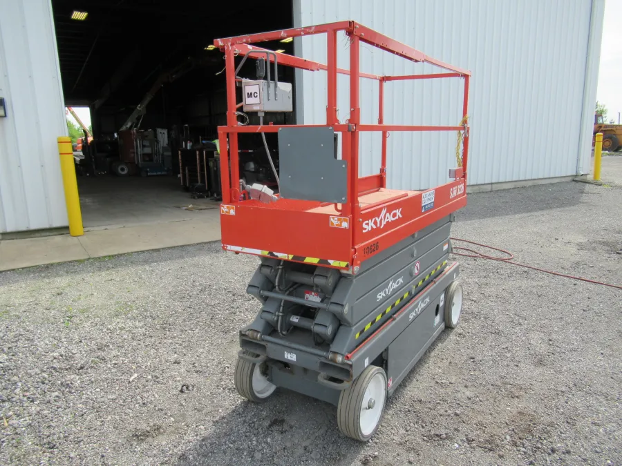 Skyjack SJIII 3226 Scissor Lift #10626 - view 2