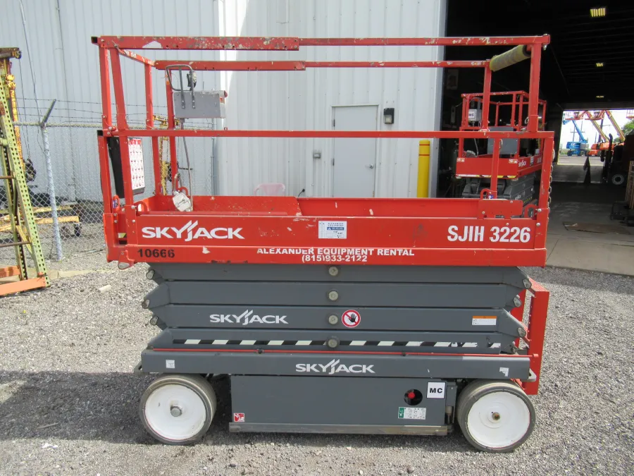 Skyjack SJIII 3226 Scissor Lift #10666 - view 1