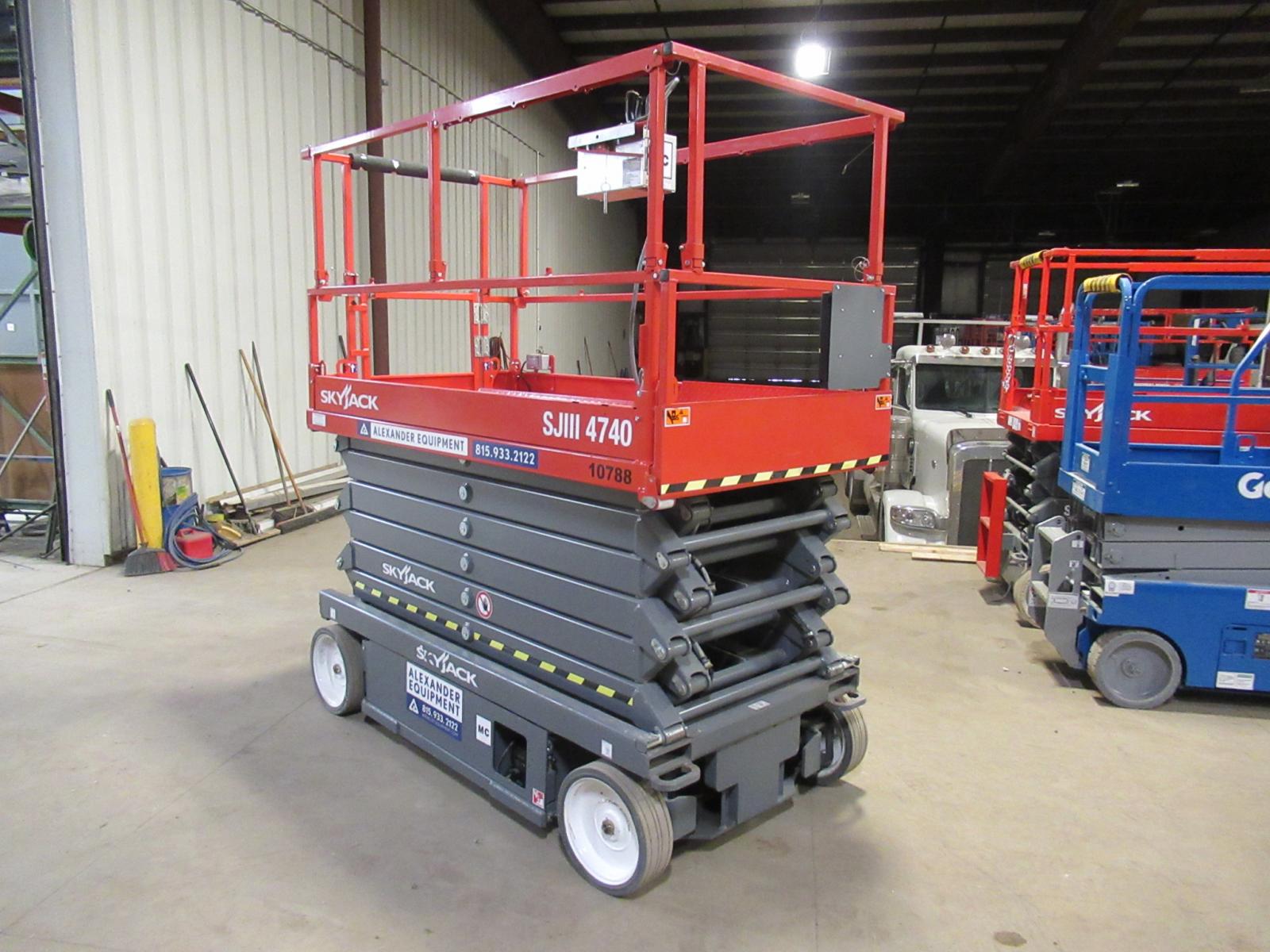Skyjack SJIII 4740 Scissor Lift #10788 - view 2