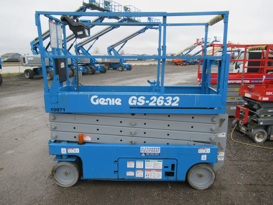 Genie GS-2632 Scissor Lift-S #10971 - view 3