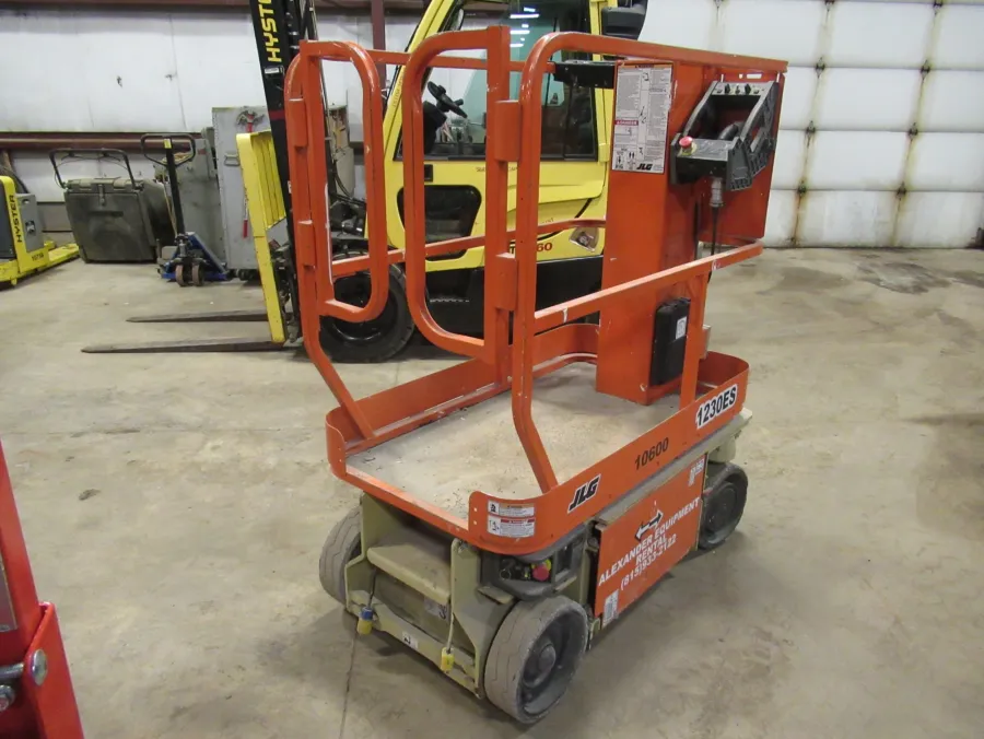JLG 1230ES Vertical Mast Lift-S #10600 - view 4
