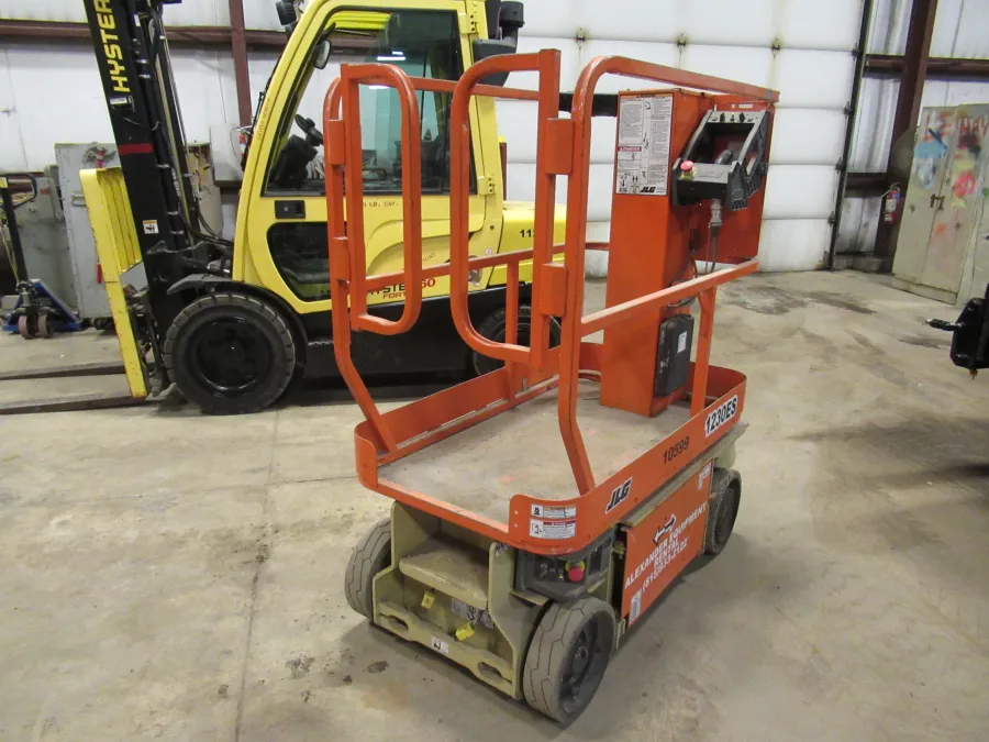 JLG 1230ES Vertical Mast Lift-S #10599 - view 4