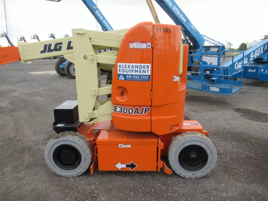 JLG E300AJP Boom Lift-S #11103 - view 4