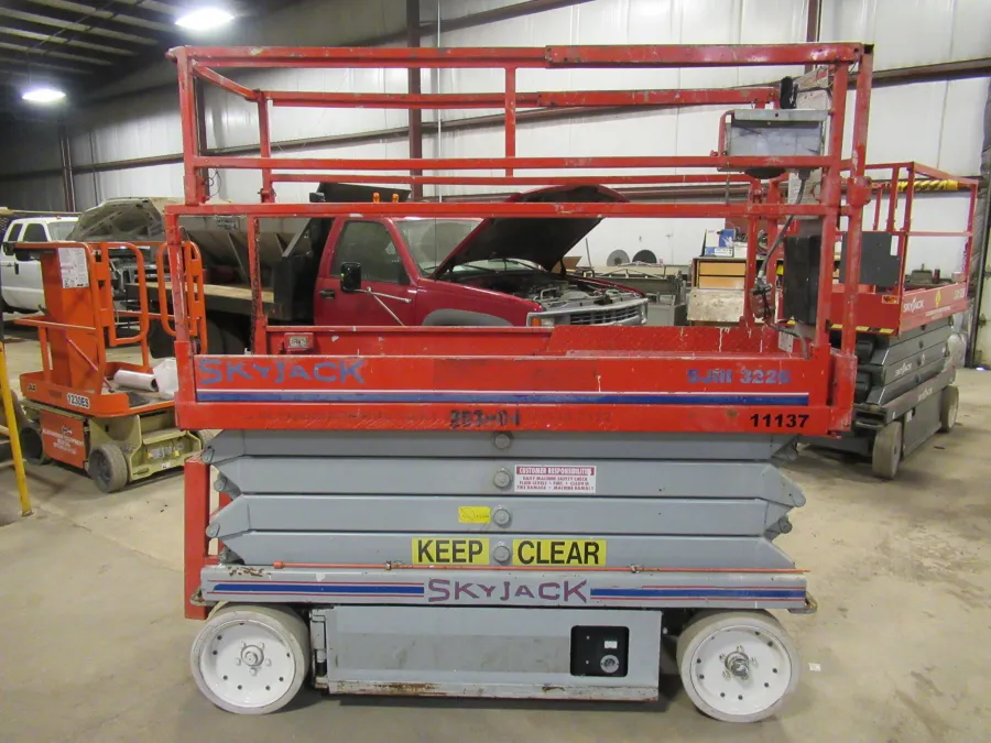 Skyjack SJIII3226 Scissor Lift-S #11137 - view 1